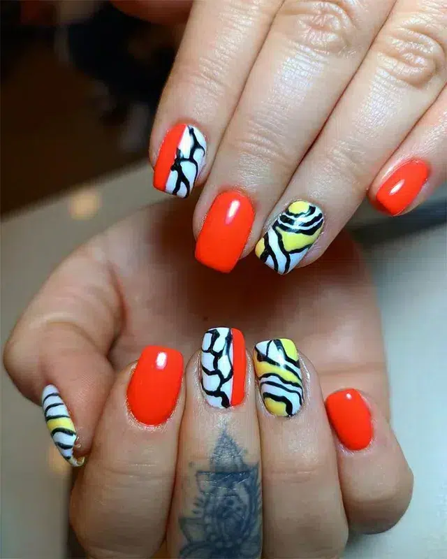 yılan derisi nail art